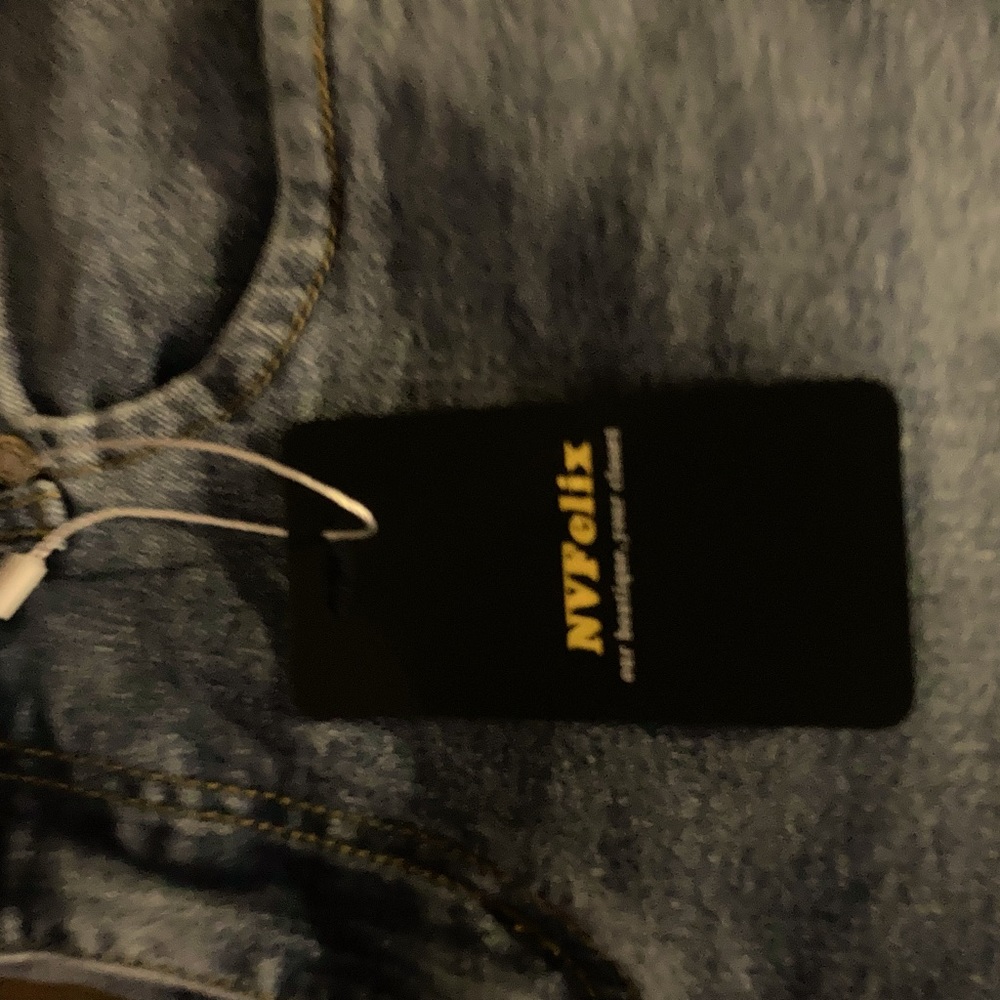 Size 8 jeans long boot cut/bellbottom NWT!💜